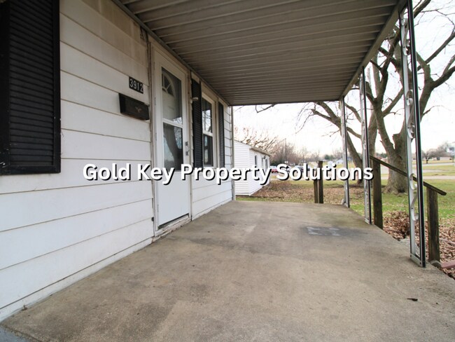 Foto del edificio - 2 BR 1 BA House with Covered Front Porch (NO SECTION 8)