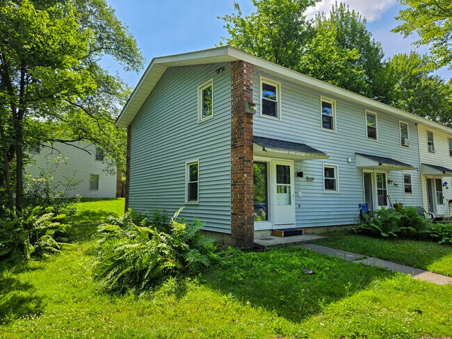 Building Photo - 159 Village Green Dr