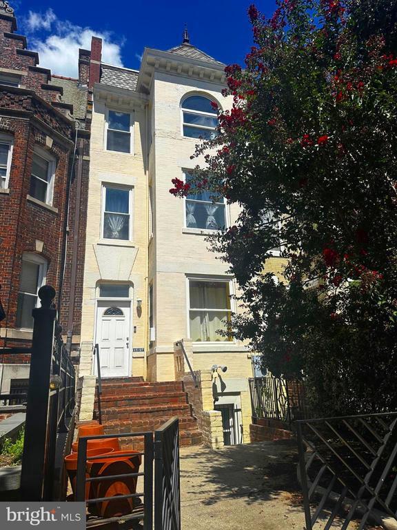 Foto del edificio - 1327 Harvard St NW