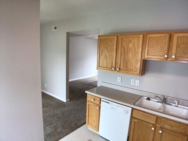 Building Photo - 1811 Winfield Park Dr