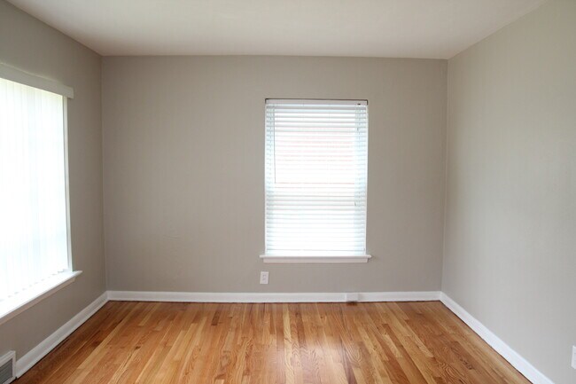 Building Photo - 8416 Winzenburg Dr