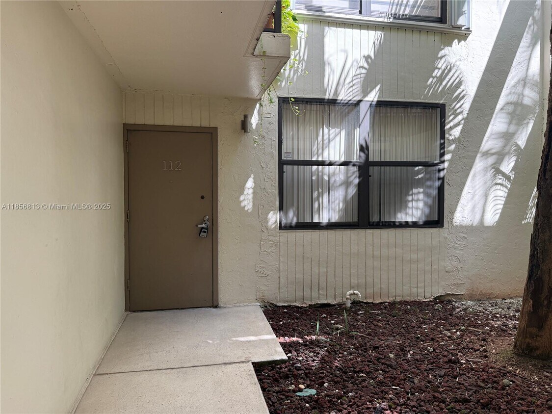 Primary Photo - 20441 NE 30th Ave