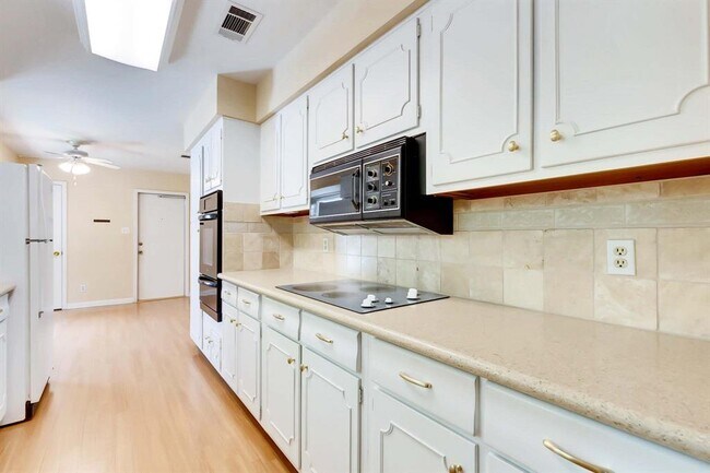 Foto del edificio - 2609 Richcreek Rd