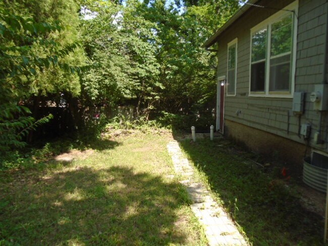 Foto del edificio - 1810 Leavenworth St