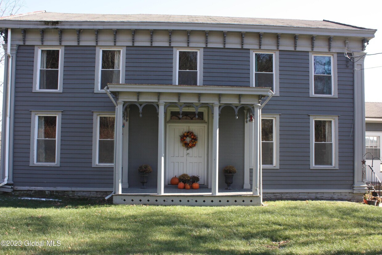 Foto principal - 209 W Sand Lake Rd