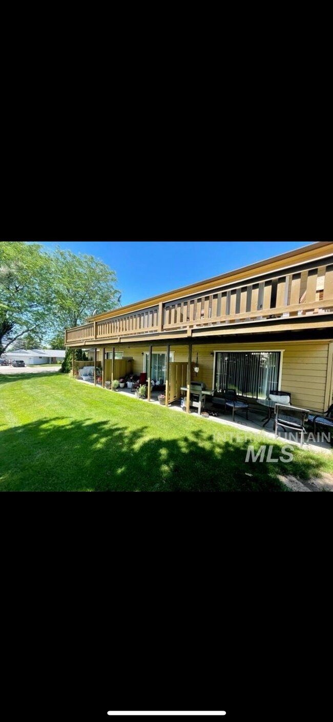 Building Photo - 7081 W Amity Rd