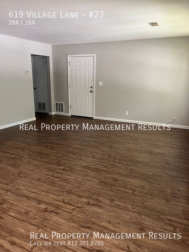 Foto del edificio - 619 Village Ln