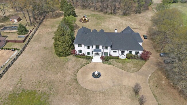 Foto del edificio - 9376 Forest Wind Cove