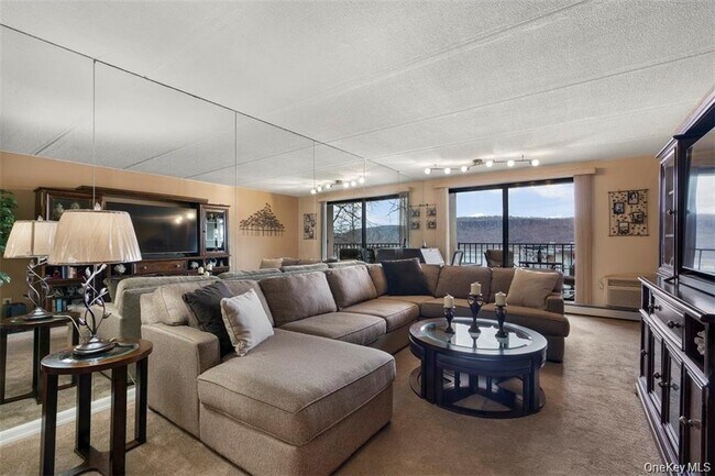 Foto del edificio - 1116 Warburton Ave