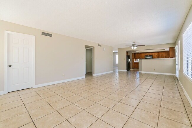 Foto del edificio - 5322 E Greenway St