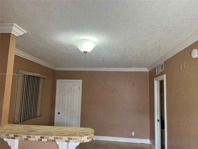 Foto del edificio - 1000 E 8th Ct
