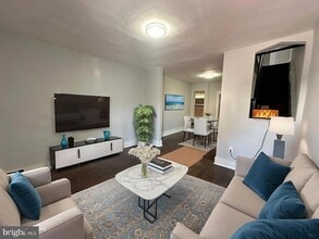 Building Photo - 4253 N 17th St