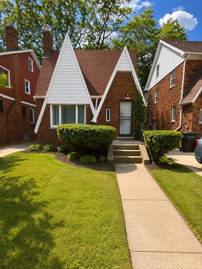 Building Photo - 16219 Northlawn St