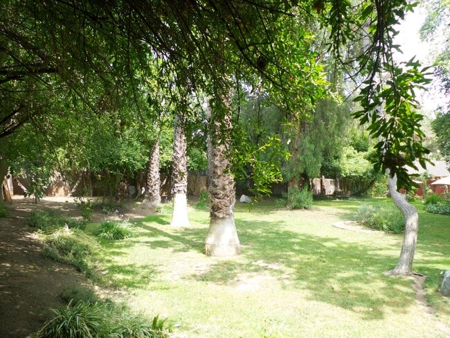 Building Photo - 2290 Canonita Dr