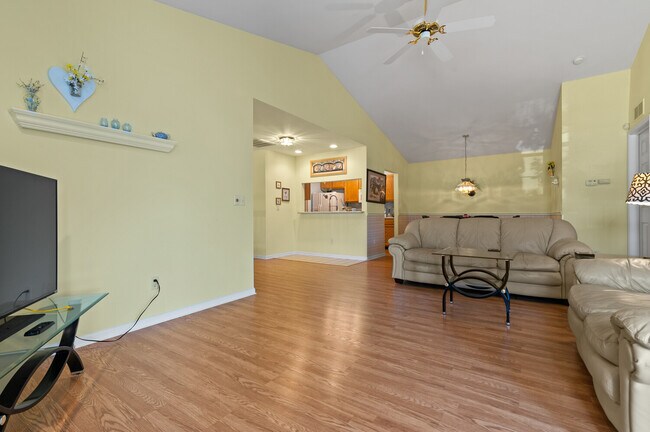 Foto del edificio - 43255 Woodbridge Dr