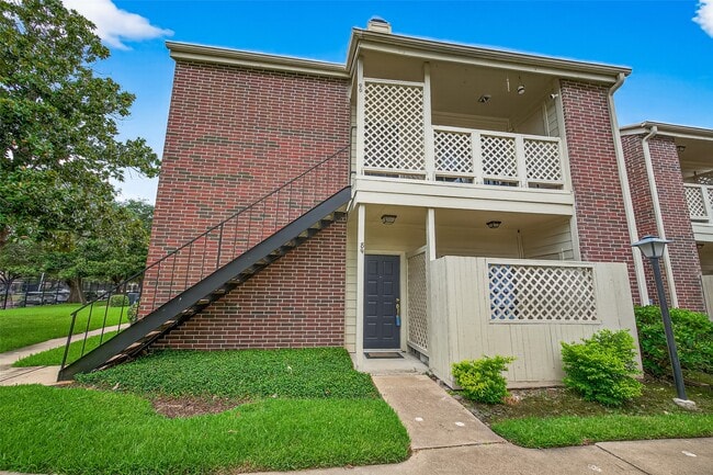 Building Photo - 8055 Cambridge St