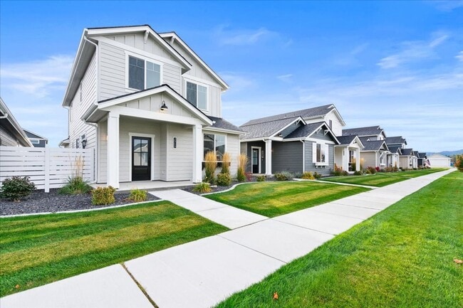 Building Photo - Spacious Two-Story Single-Family Home