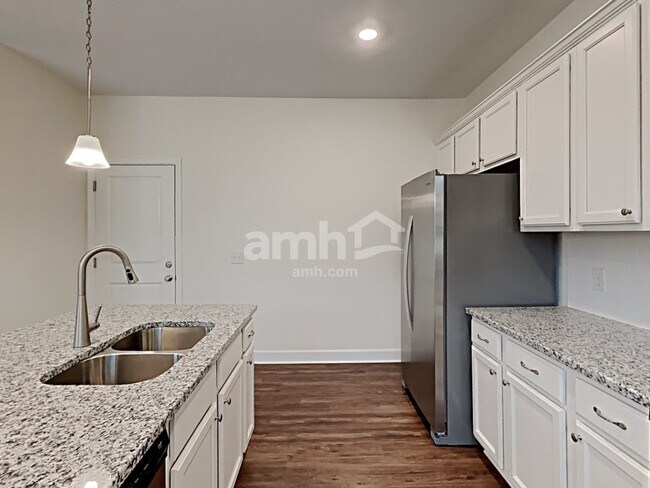 Foto del edificio - 2919 Throneberry Ln