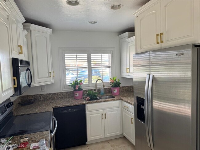 Foto del edificio - 618 SE 12th Ct