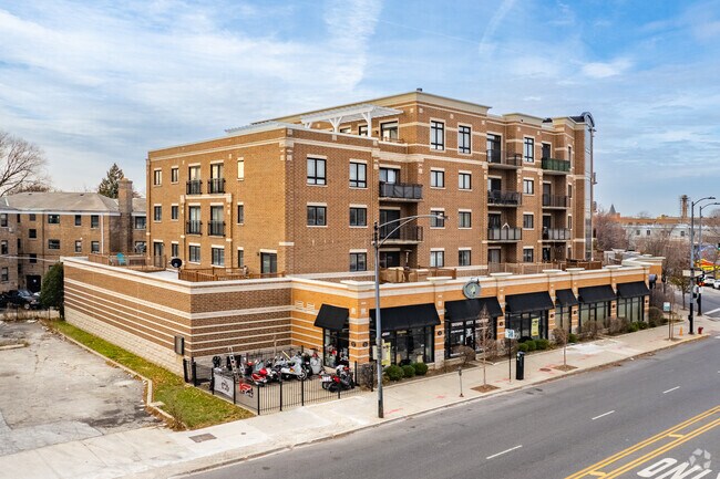 Building Photo - 5578-5588 N Lincoln Ave