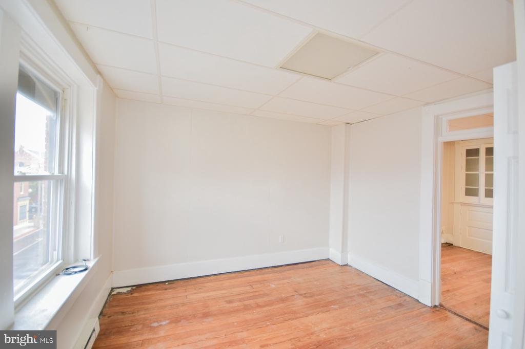 Primary Photo - 117 E Martin St