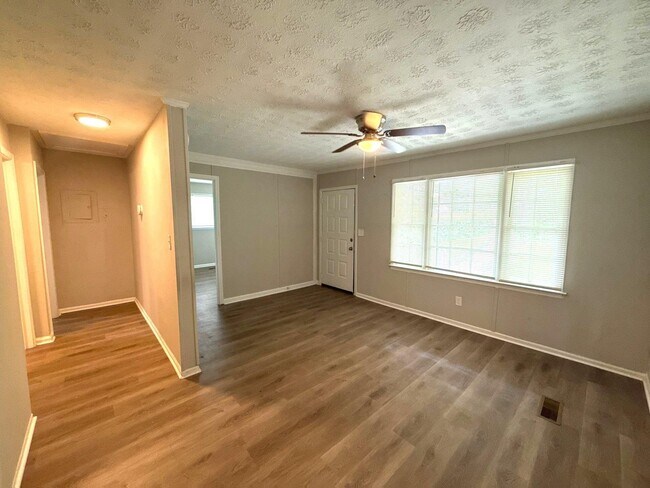 Foto del edificio - 7923 Shinn Dr
