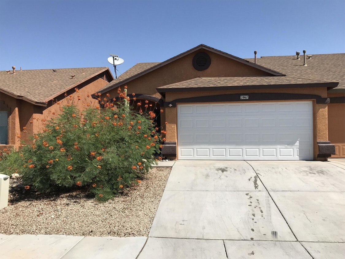 2067 E Calle Sierra Del Manantial, Tucson, AZ 85706 House Rental in