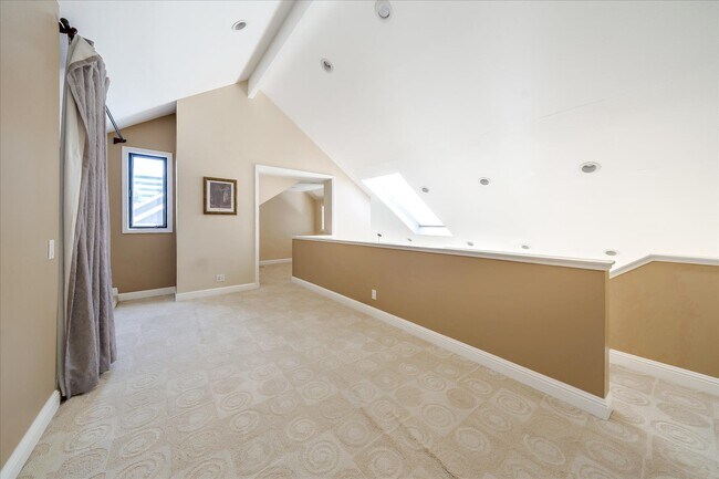 Foto del edificio - 953 Shoreline Dr