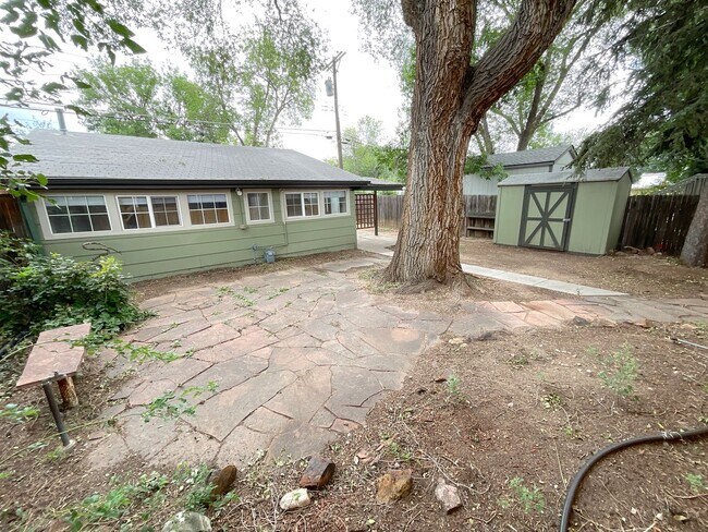 Foto del edificio - 1 Bedroom Home Available Near W Pikes Peak...