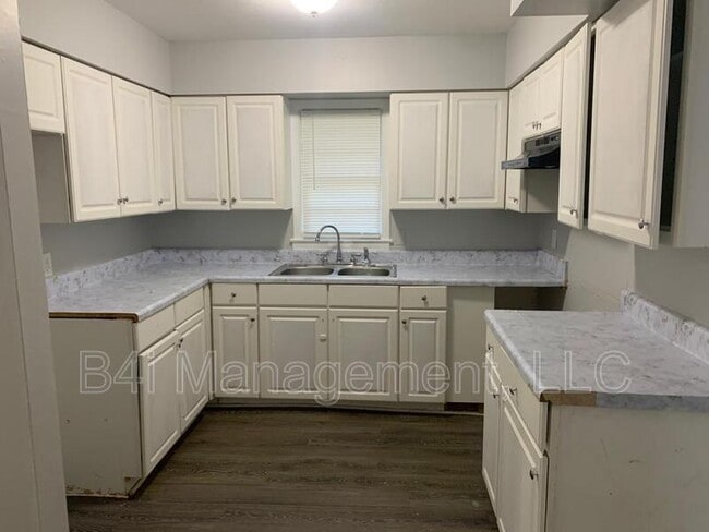 Building Photo - 4807 Gardiner Dr