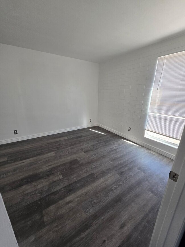 Building Photo - 3181 Kearsage Dr