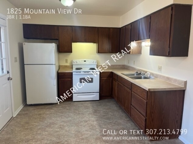 Foto del edificio - 1825 Mountain View Dr