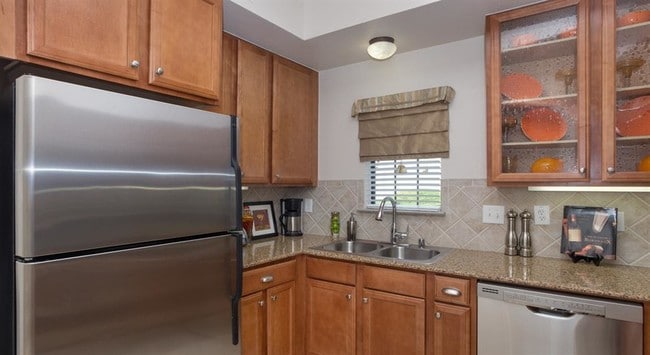 Building Photo - Estancia Townhomes