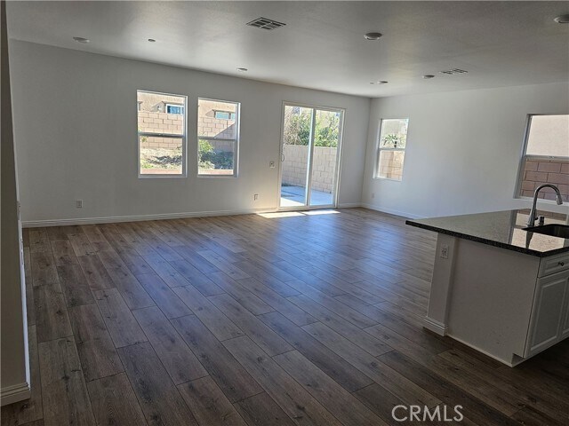 Foto del edificio - 4725 S Scott Way