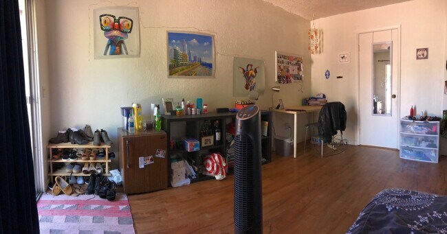 Foto del edificio - Rarely Available Private 5 Bed 3 Bath House w/ 2 Masters