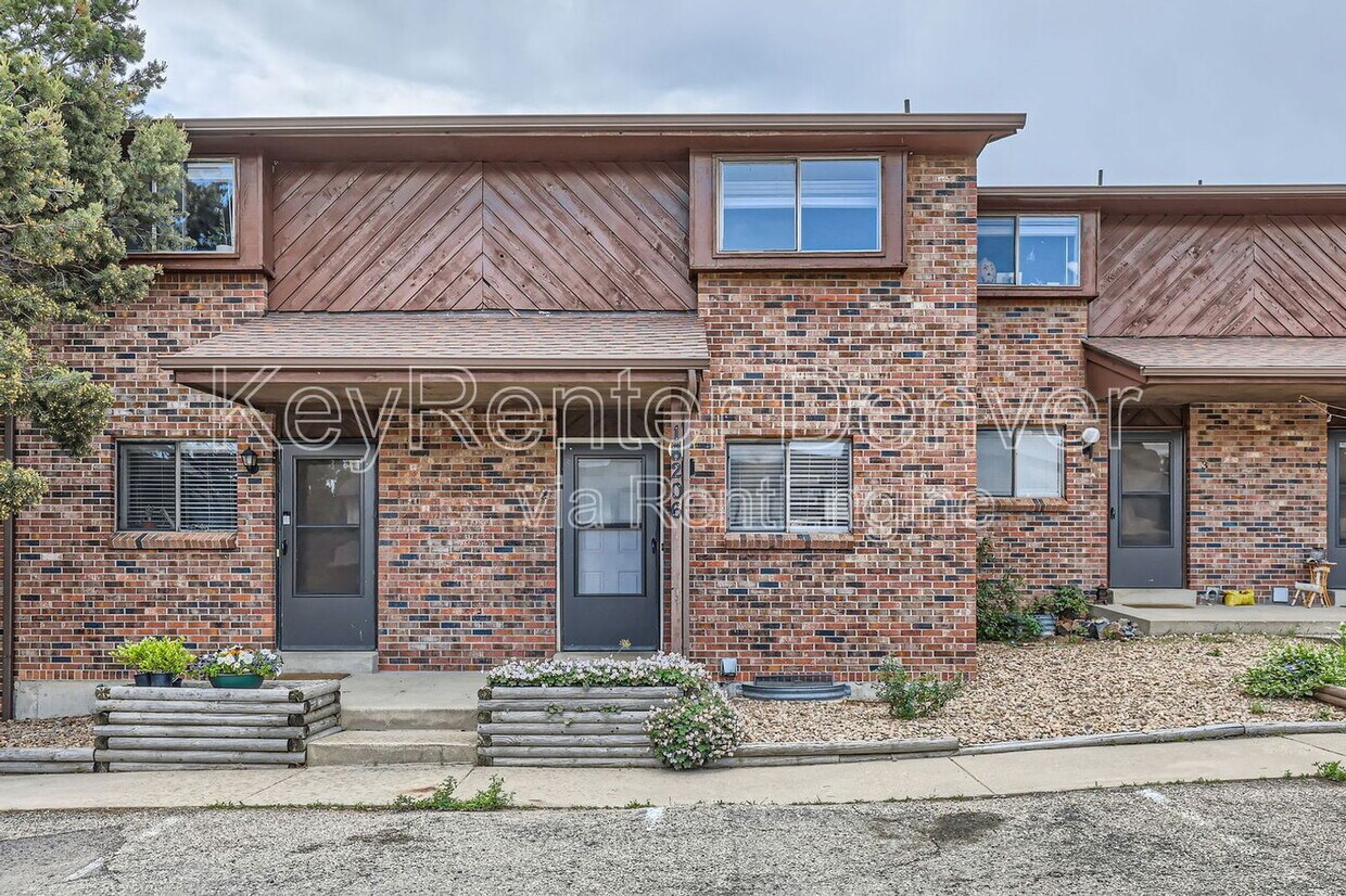 Foto principal - 18206 W 3rd Ave
