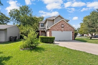 Building Photo - 10015 Santa Garza Dr