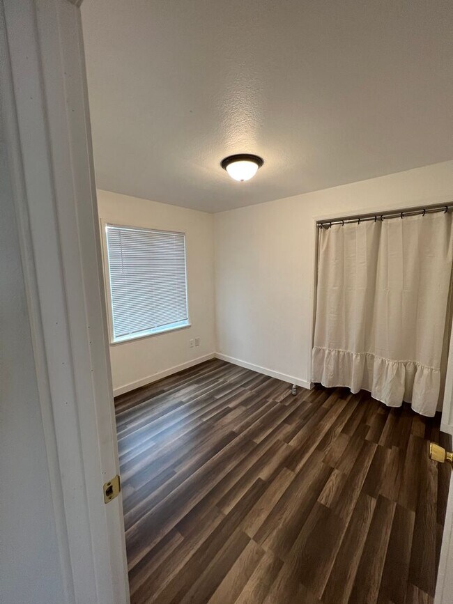 Foto del edificio - 236 14th Ave SW