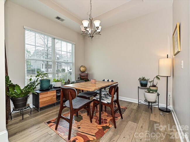 Foto del edificio - 17405 Caldwell Track Dr