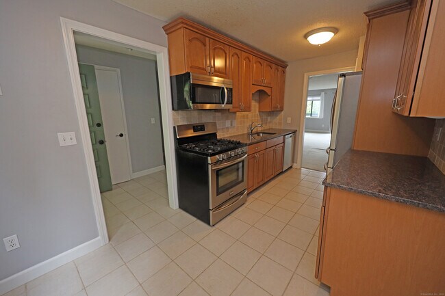 Building Photo - 164 Brittany Farms Rd