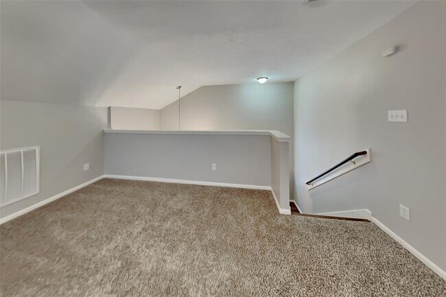 Foto del edificio - 3631 Royal Royce Dr