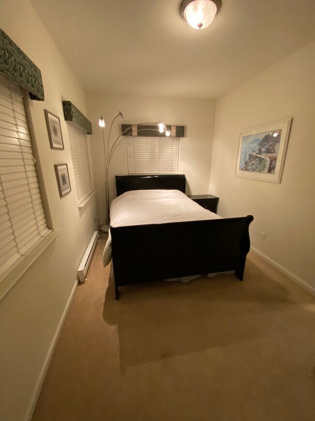 Building Photo - 5577 Cedar Garden Ct