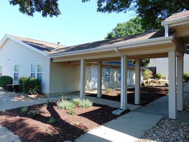 Building Photo - Capstone Townhomes