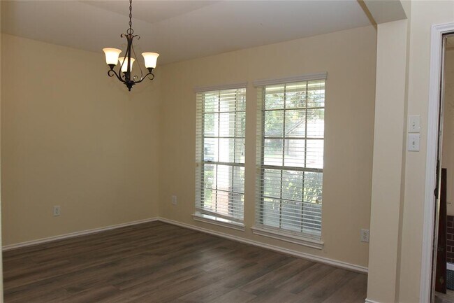 Building Photo - 21530 Pine Arbor Way