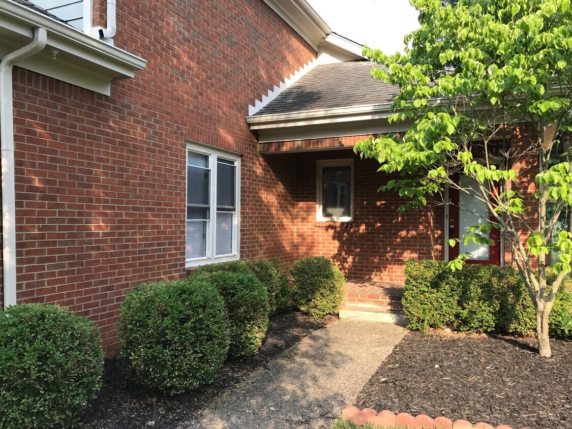 688 Andover Village Plz, Lexington, KY 40509 House Rental in
