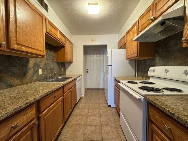 Foto del edificio - 1405 Riley Dr