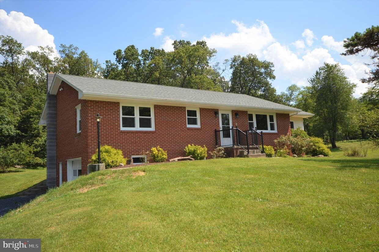 5069 Middle Rd, Winchester, VA 22602 House Rental in Winchester, VA