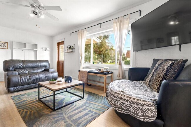 Foto del edificio - 220 62nd St N