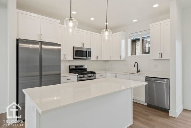 Building Photo - townhome