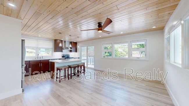 Building Photo - 4566 Sierra Dr